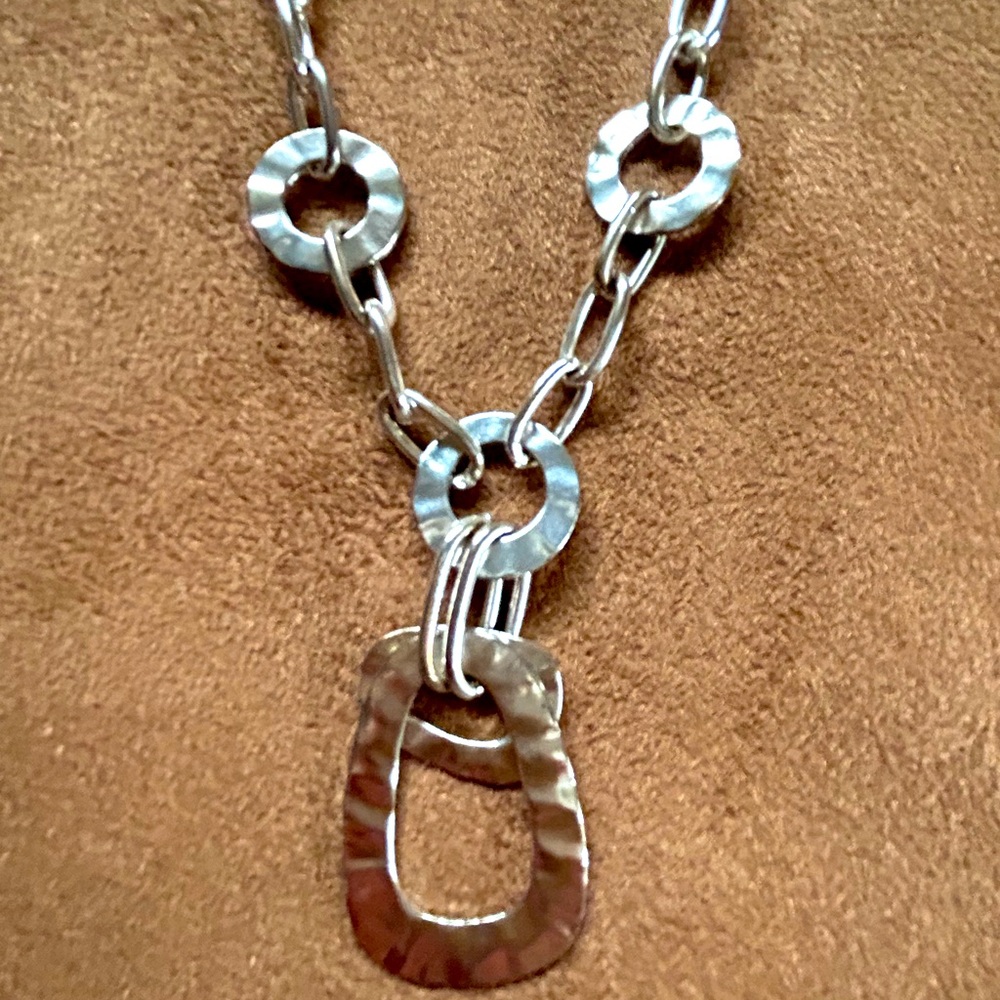 Silver color necklace with texture accent